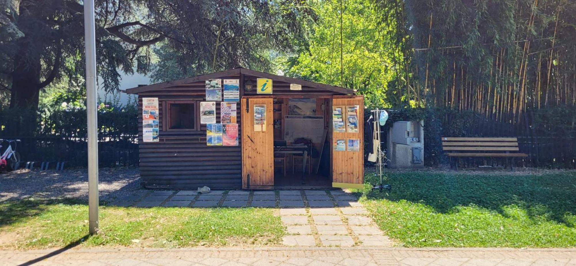 Villa La Rosa E La Spina - Casa Vacanze E Relax ديرفيو المظهر الخارجي الصورة