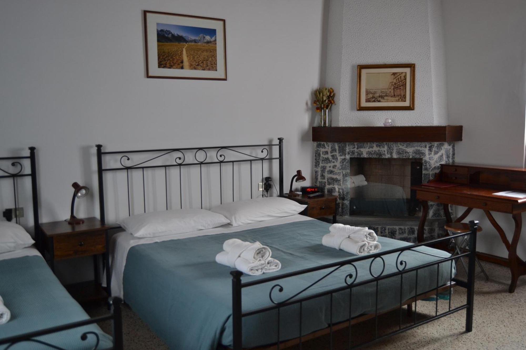 Villa La Rosa E La Spina - Casa Vacanze E Relax ديرفيو المظهر الخارجي الصورة